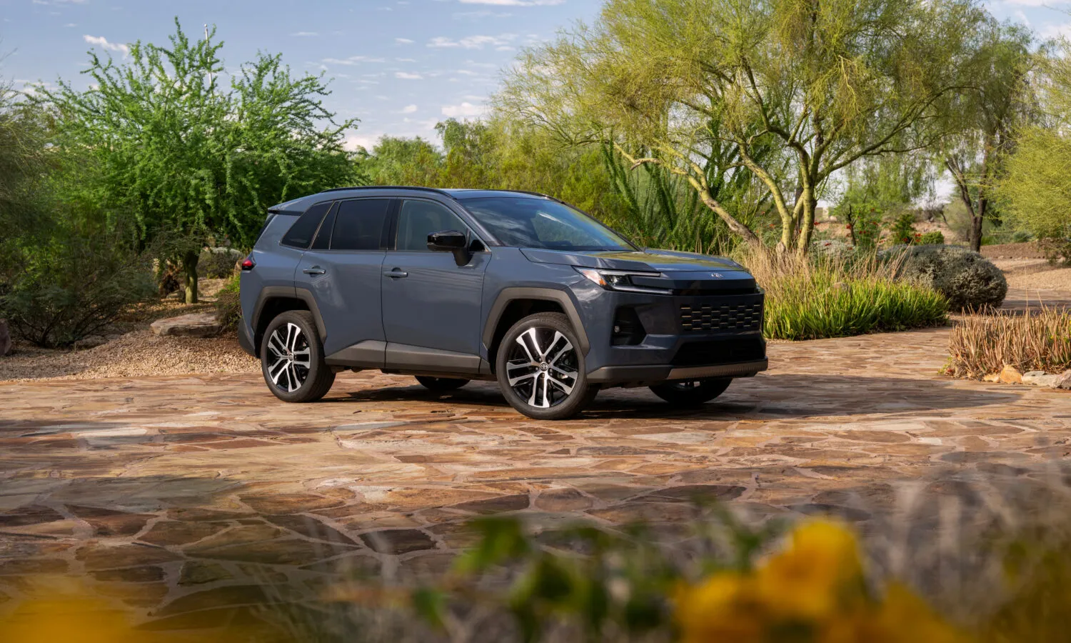 토요타 RAV4 측면