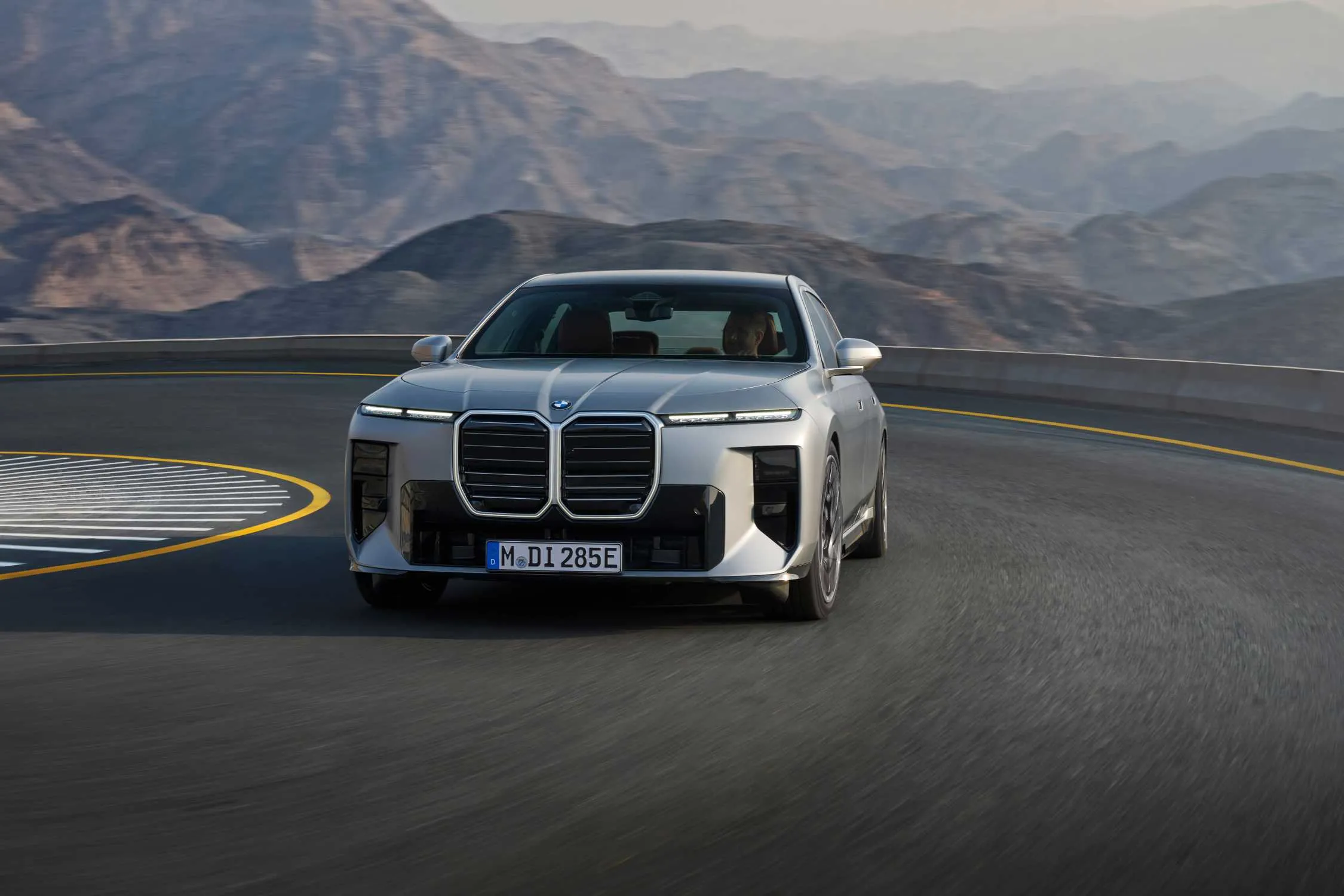 BMW i7